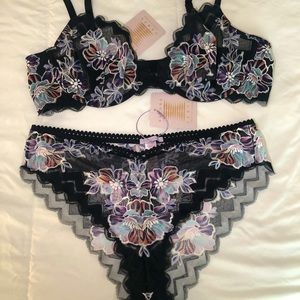 Savage X Fenty ZIG ZAG ZEN UNLINED LACE PLUNGE BRA & CHEEKY,FLORAL CHEVRON LACE